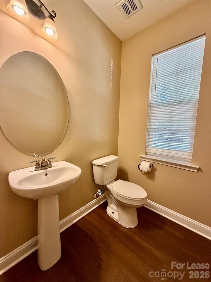 121 Walnut Cove Dr - Photo 6 of 34