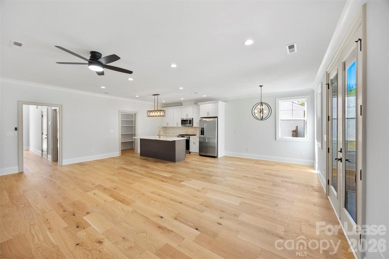 1329 Condon St - Photo 5 of 36