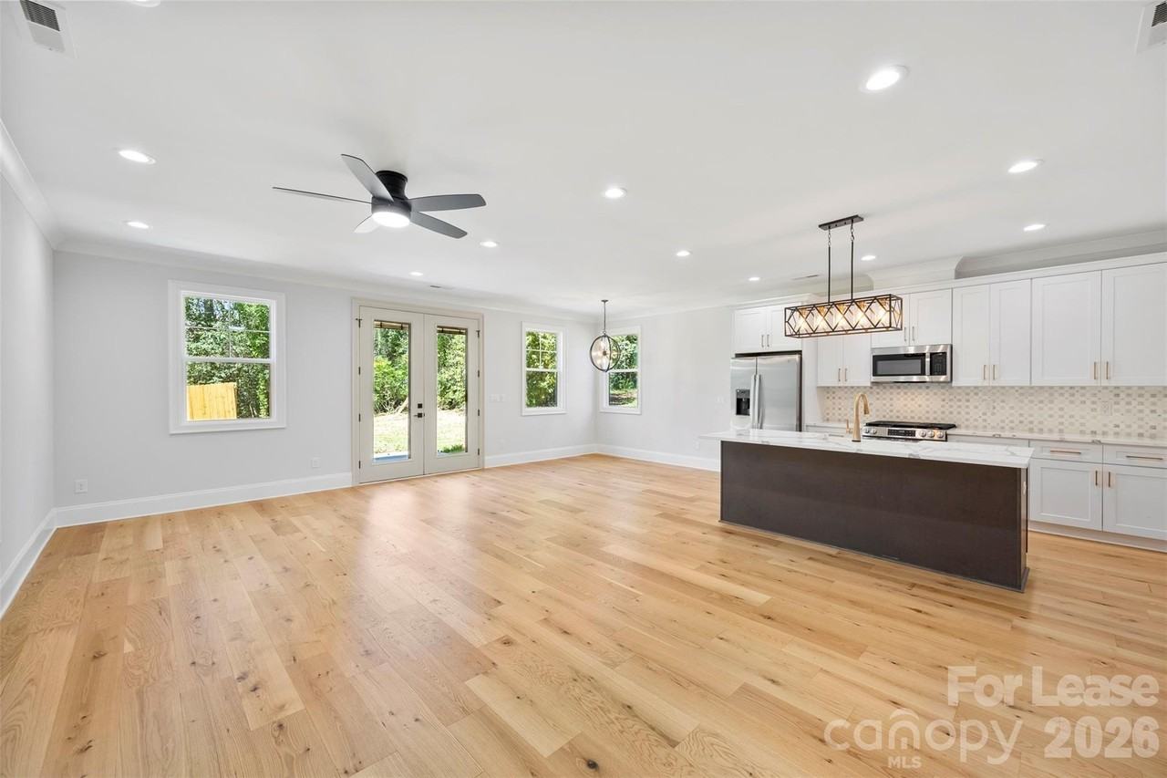 1331 Condon St - Photo 2 of 33
