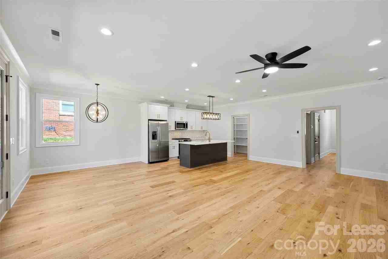 1331 Condon St - Photo 3 of 33