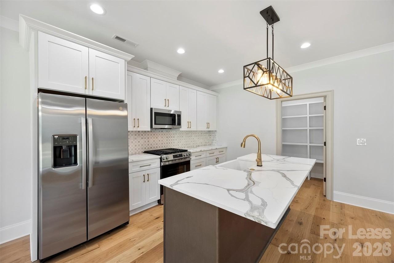 1331 Condon St - Photo 4 of 33