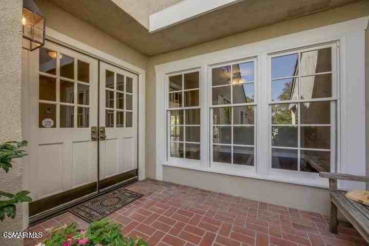 3046 Winding Ln - Photo 3 of 32