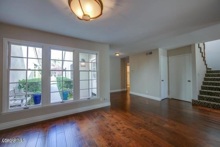 3046 Winding Ln - Photo 6 of 32