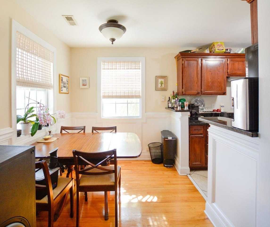 180 Line St #B - Photo 4 of 12