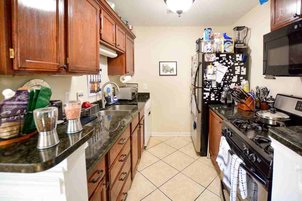 180 Line St #B - Photo 5 of 12