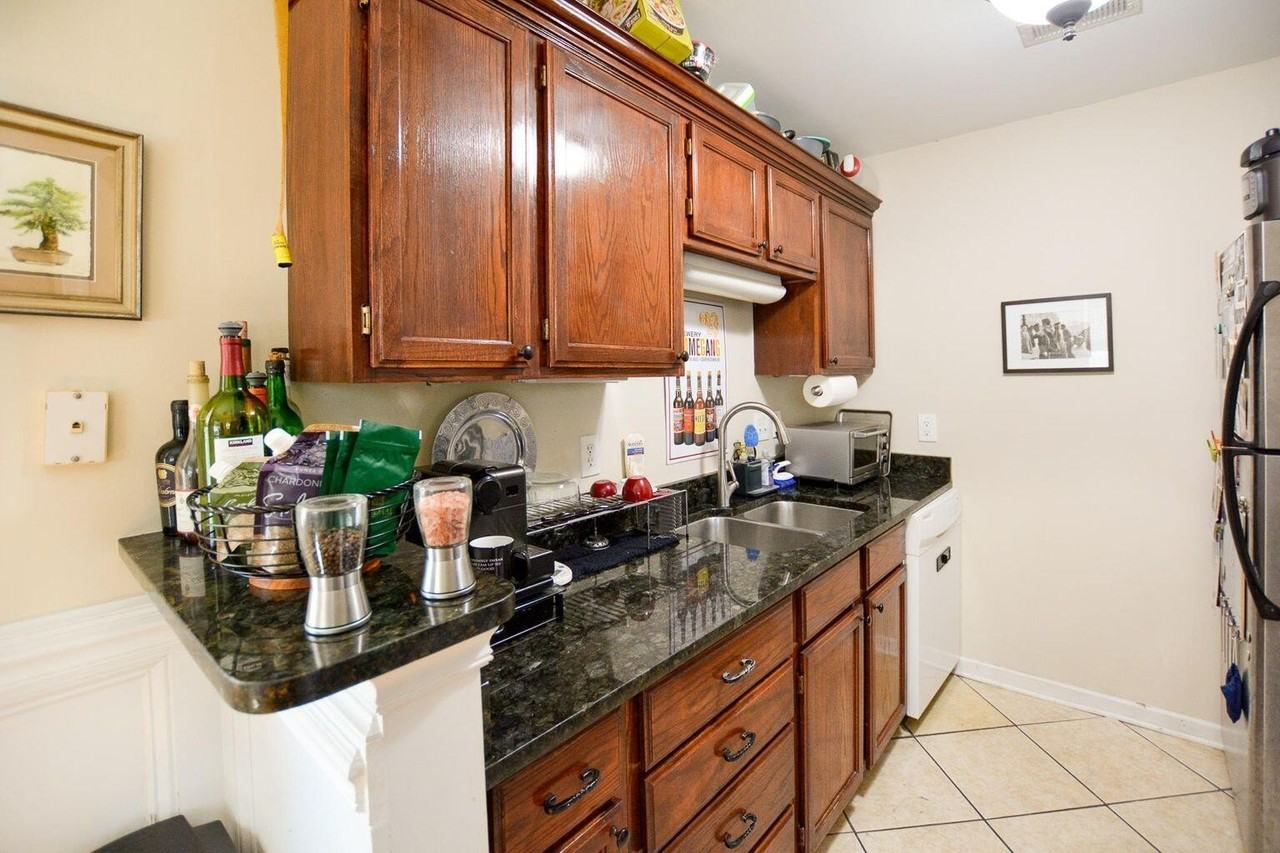 180 Line St #B - Photo 6 of 12
