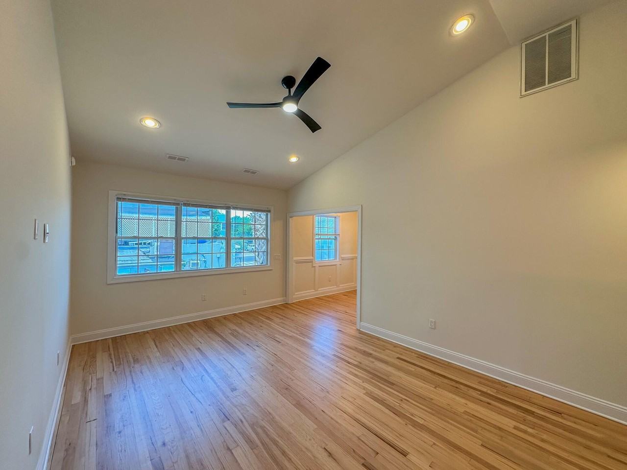 180 Line St #D - Photo 2 of 17