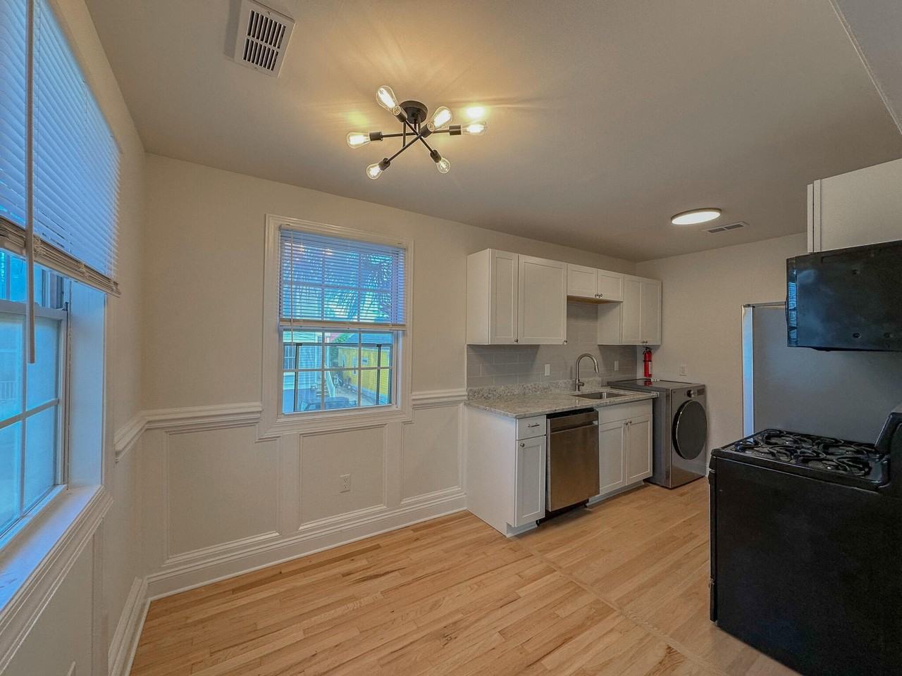 180 Line St #D - Photo 5 of 17