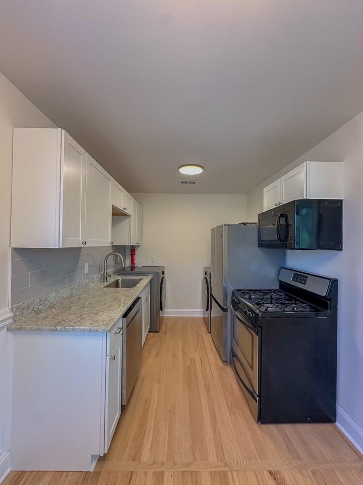 180 Line St #D - Photo 6 of 17