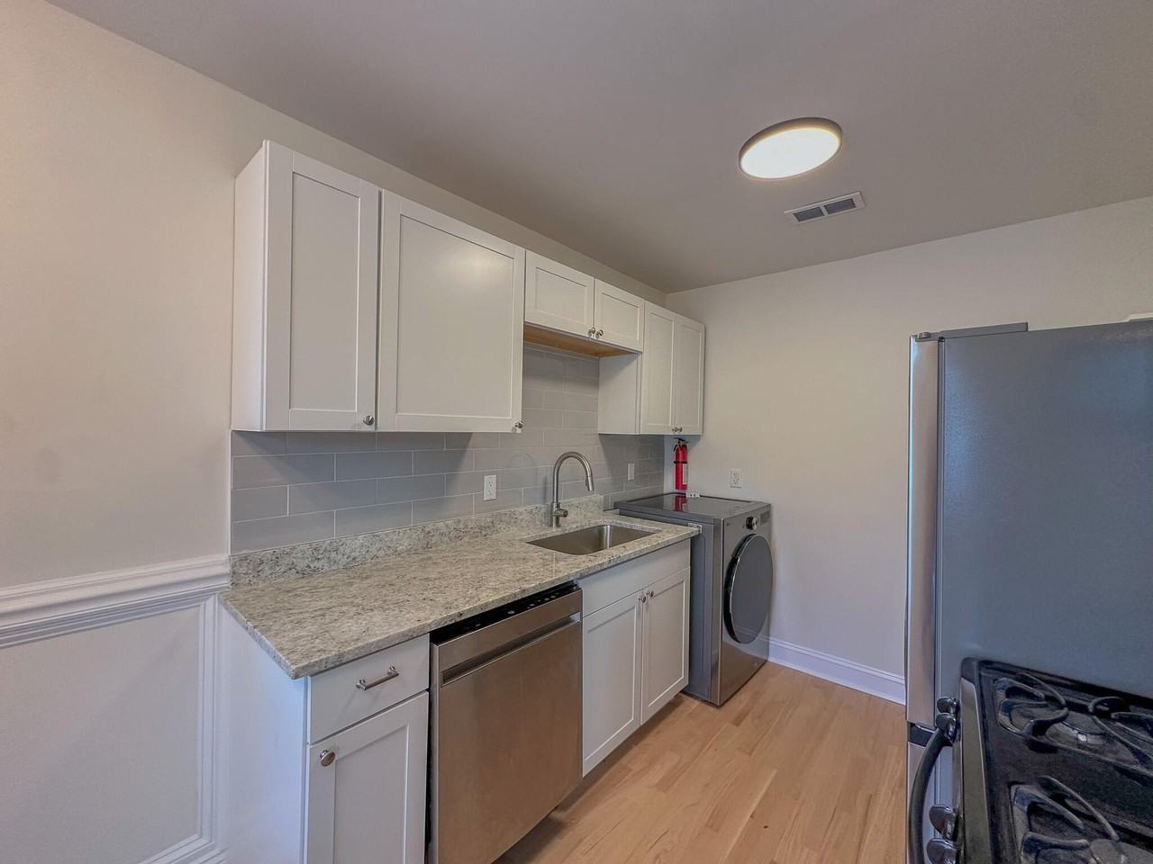 180 Line St #D - Photo 7 of 17