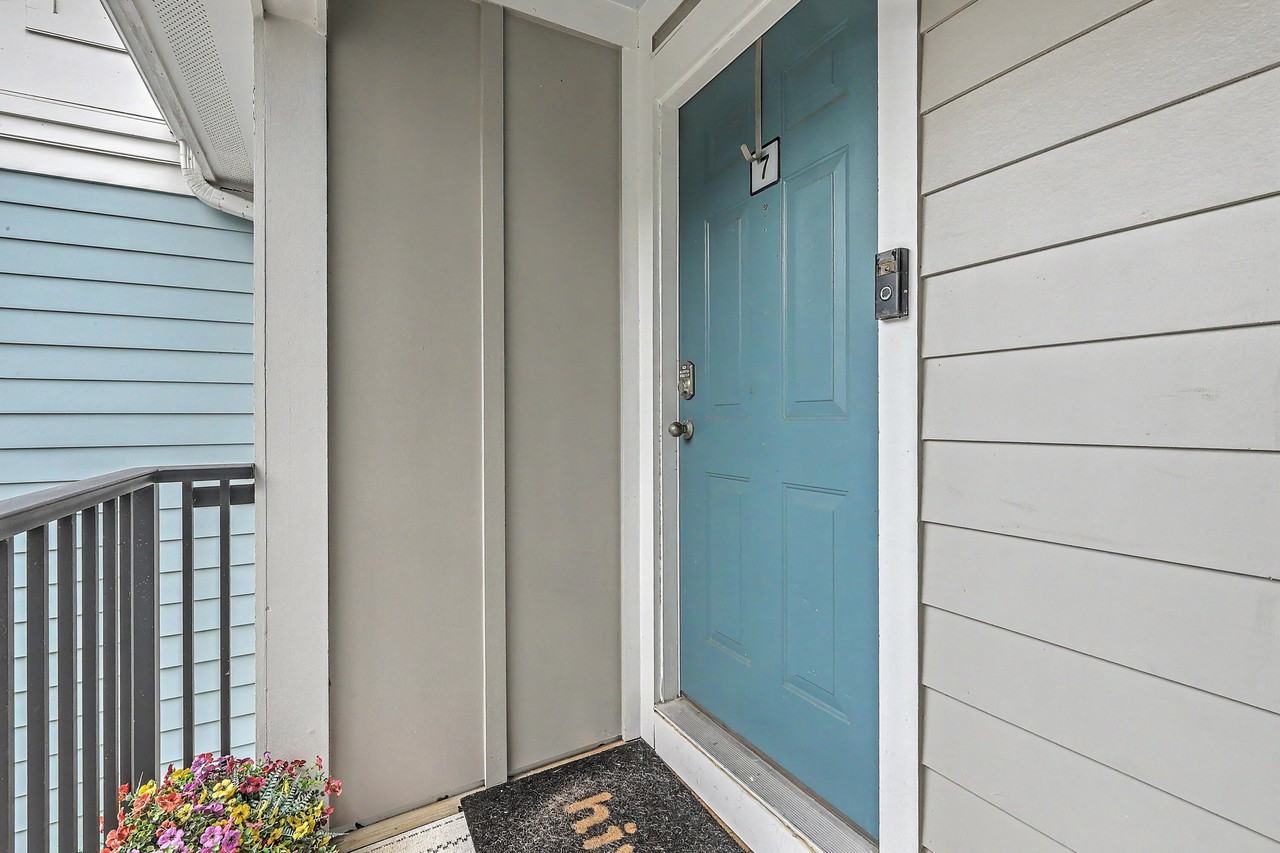 268 Alexandra Dr #7 - Photo 6 of 25