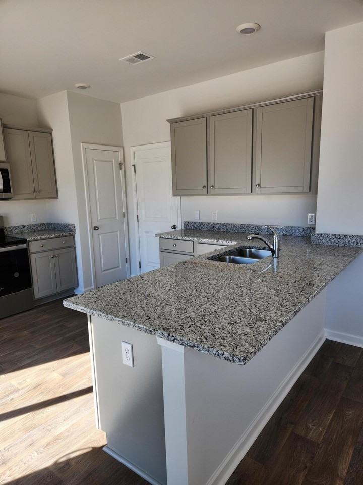 2192 Macallan Blvd - Photo 4 of 23