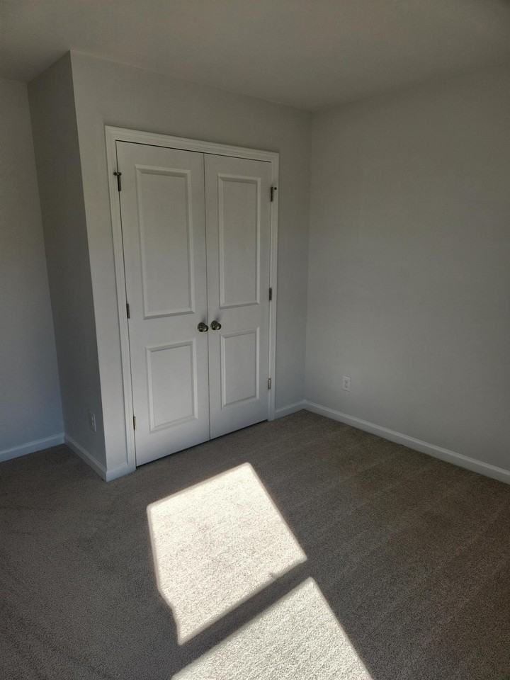 2192 Macallan Blvd - Photo 7 of 23