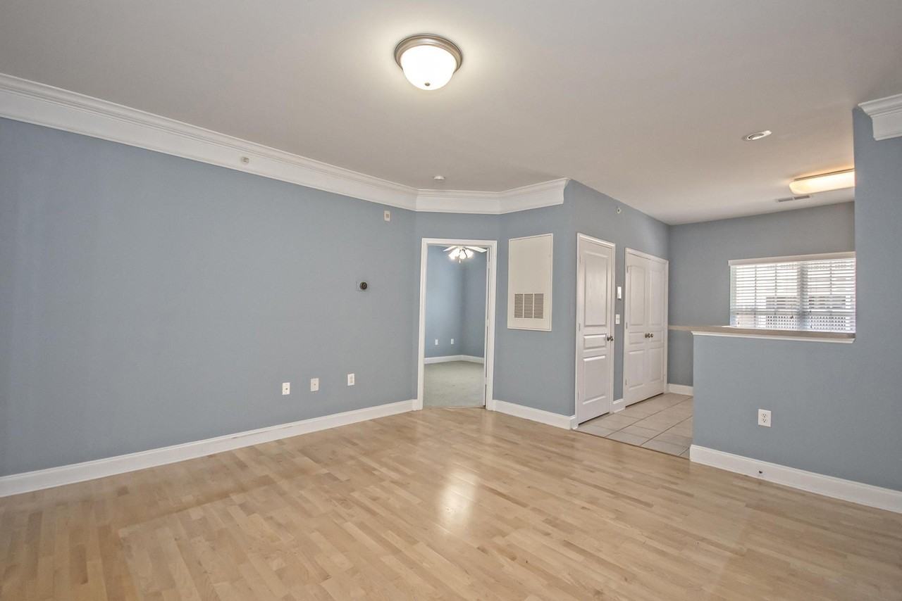 1602 Basildon Rd - Photo 7 of 23