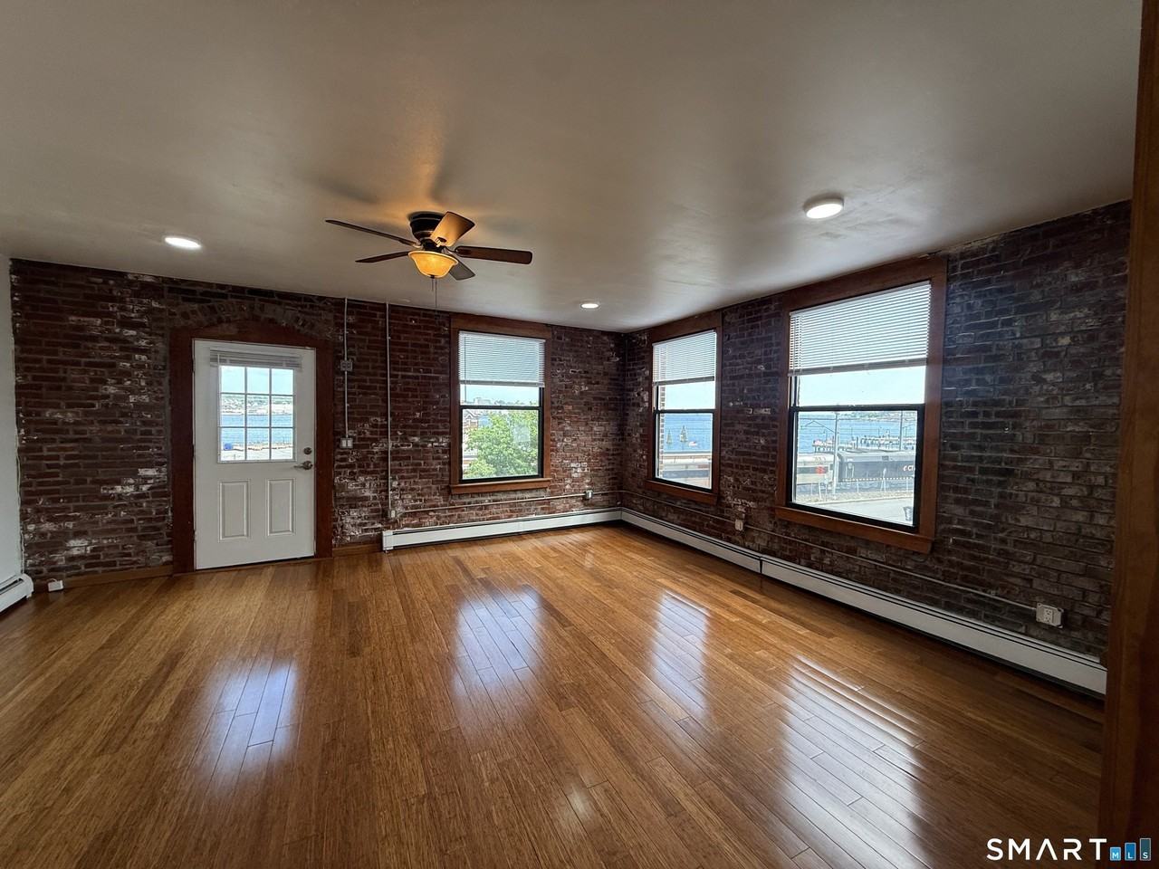 18 Bank St - Photo 5 of 16