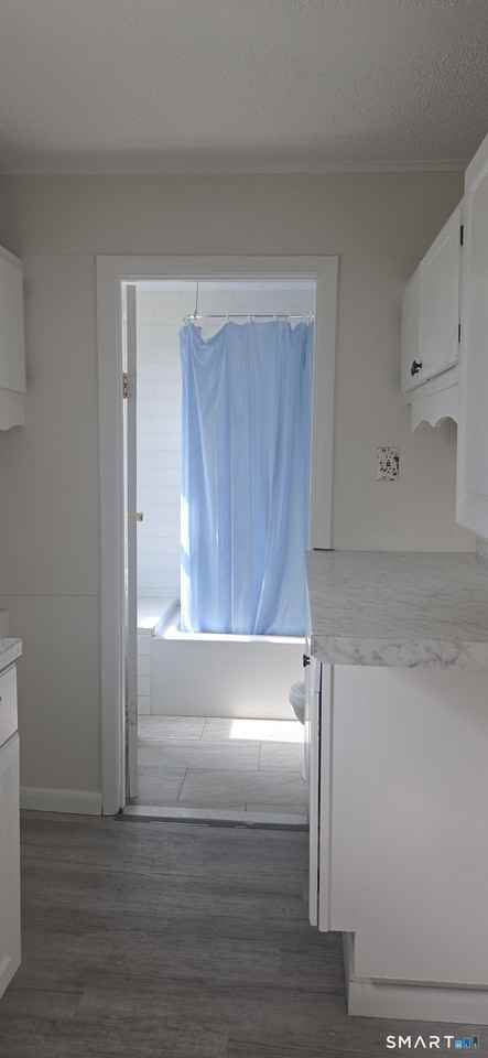 426 Poplar St #2 - Photo 4 of 19