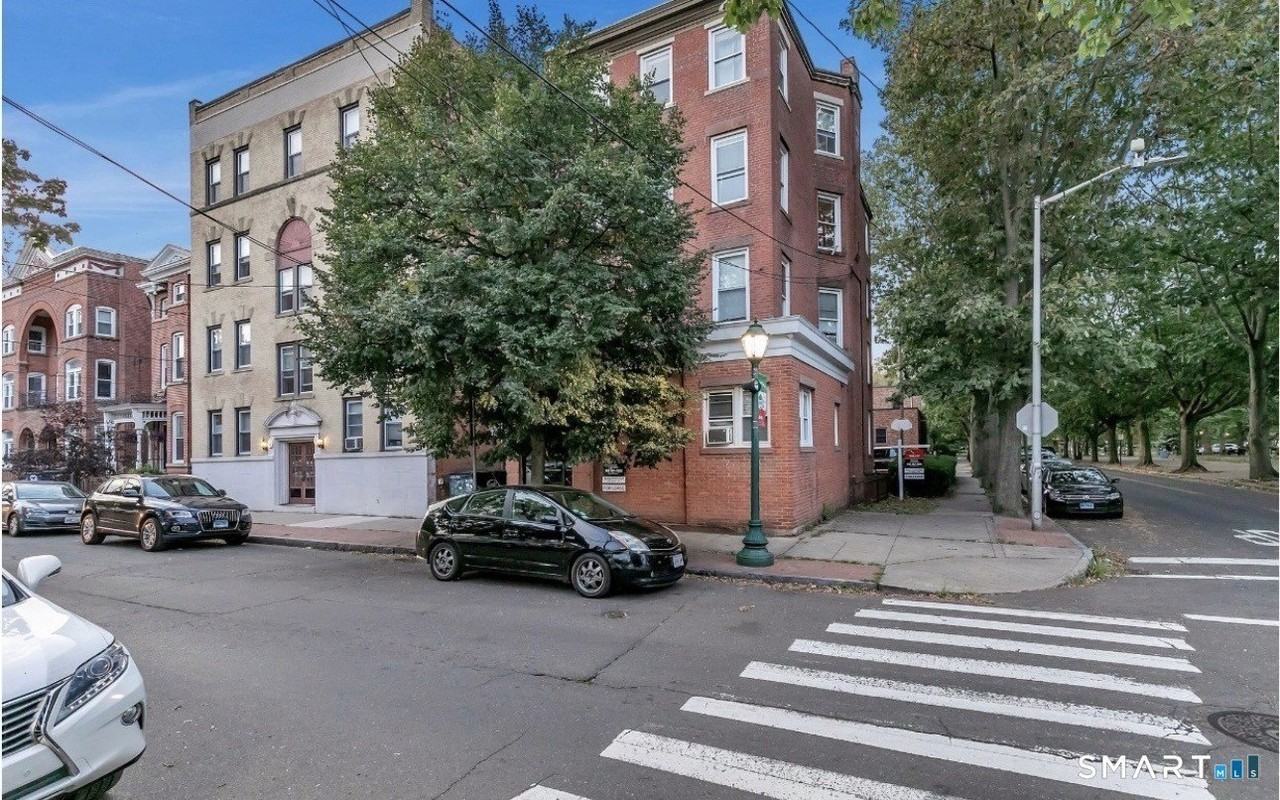 189 Wooster St - Photo 2 of 15