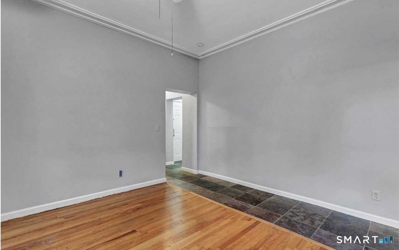 189 Wooster St - Photo 6 of 15