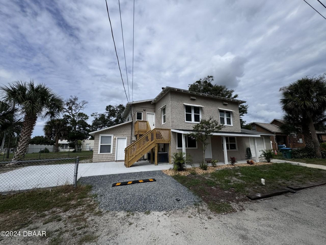1304 Holly Ave - Photo 2 of 14