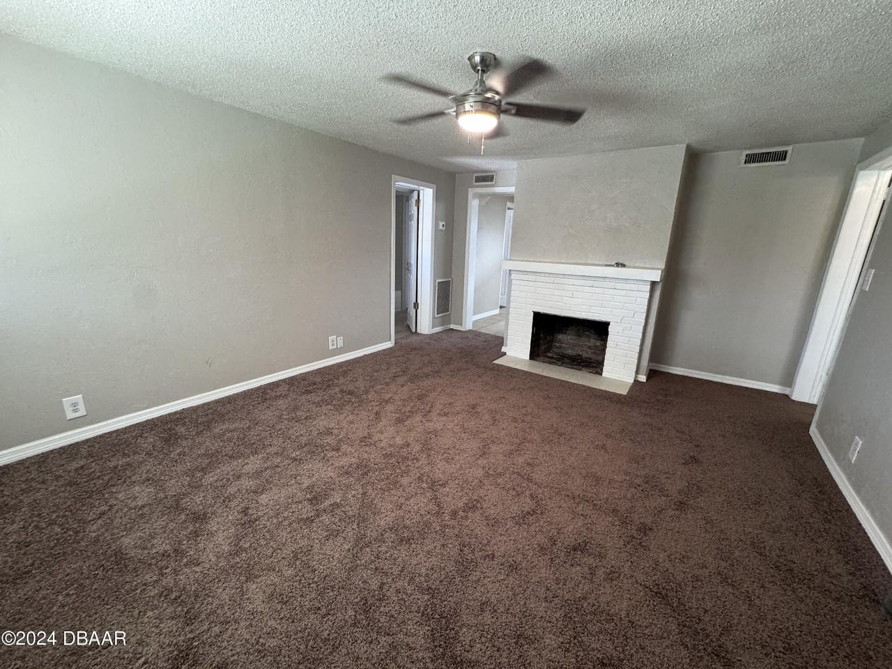 1304 Holly Ave - Photo 3 of 14