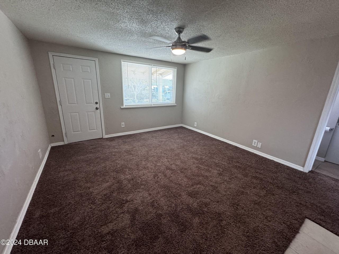 1304 Holly Ave - Photo 4 of 14