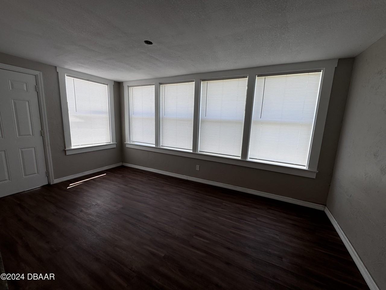 1304 Holly Ave - Photo 7 of 14