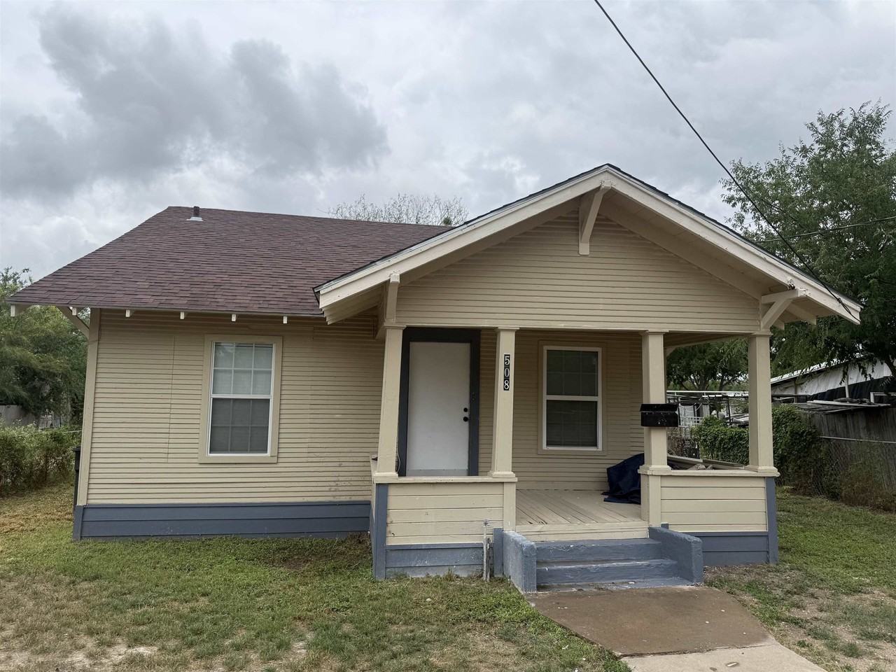 508 Avenue B - Photo 2 of 16
