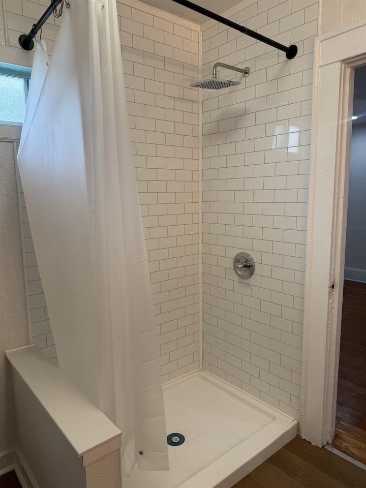 508 Avenue B - Photo 6 of 16