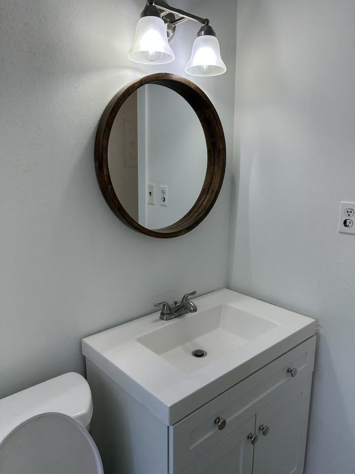 1005 Pinetree Rd - Photo 6 of 20