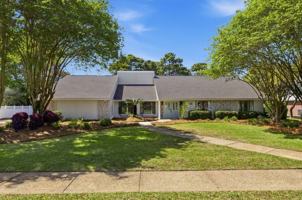 featured image of 47 Country Club Dr E