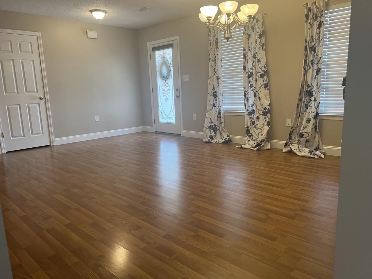 155 Conquest Ave - Photo 4 of 47