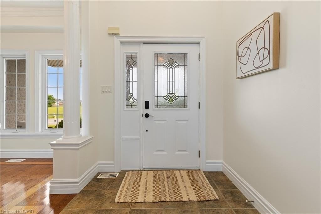 413 Falconridge Dr - Photo 4 of 33