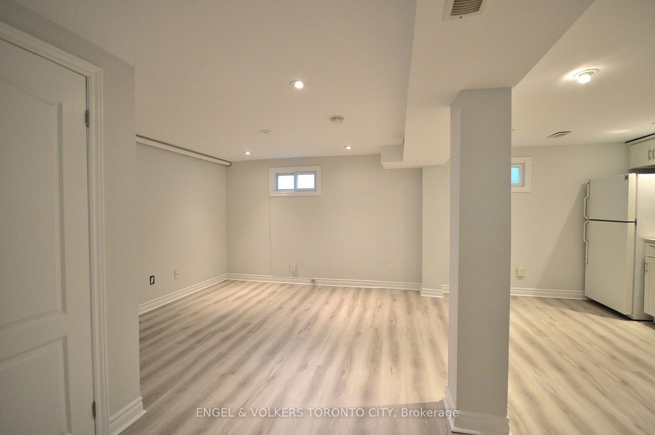 190 Cherrywood Dr Bsmt #Bsmt - Photo 3 of 10