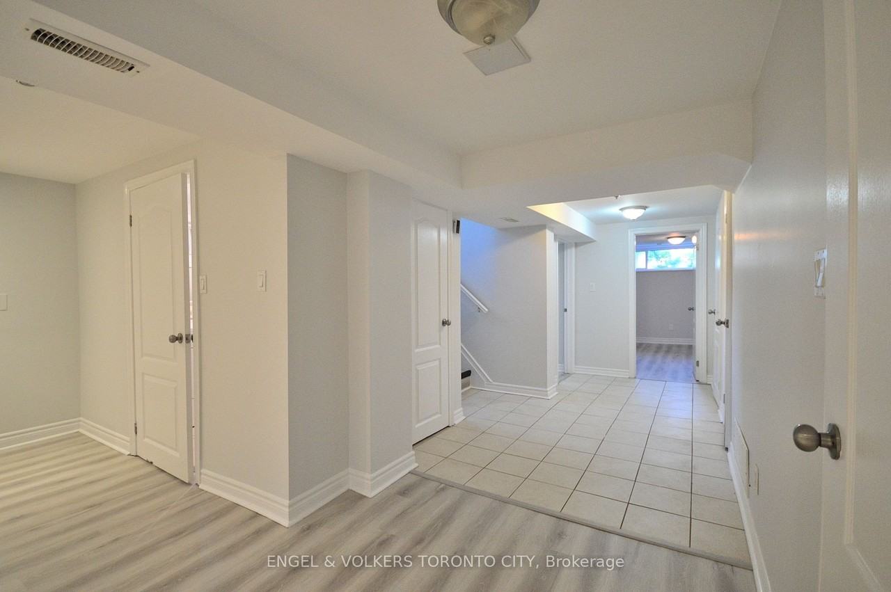 190 Cherrywood Dr Bsmt #Bsmt - Photo 4 of 10