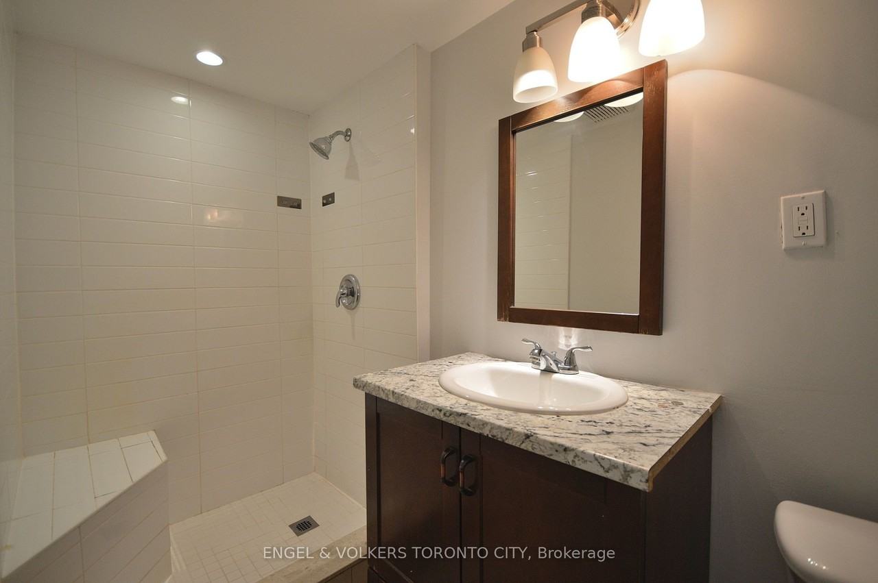 190 Cherrywood Dr Bsmt #Bsmt - Photo 6 of 10