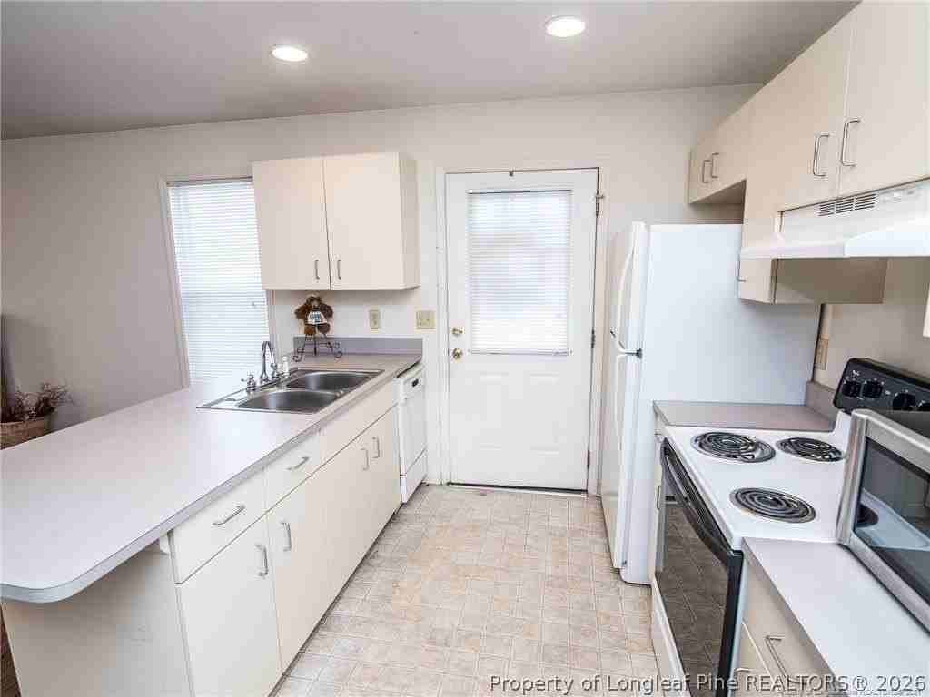 406 Britt St - Photo 4 of 22