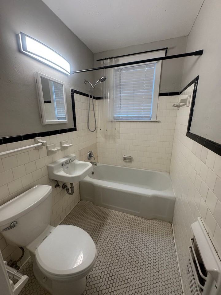 3017 Mcqueen St - Photo 5 of 19