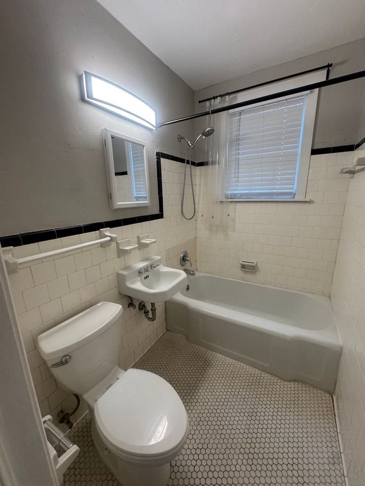 3017 Mcqueen St - Photo 6 of 19