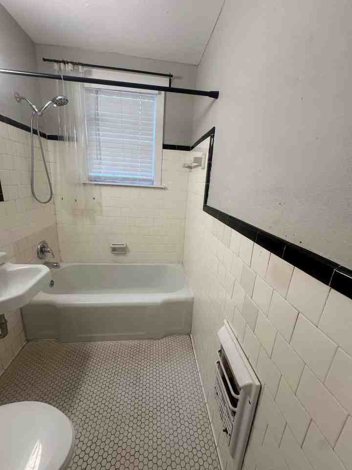 3017 Mcqueen St - Photo 7 of 19