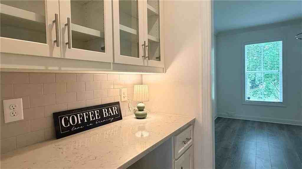 227 Nash St - Photo 6 of 50