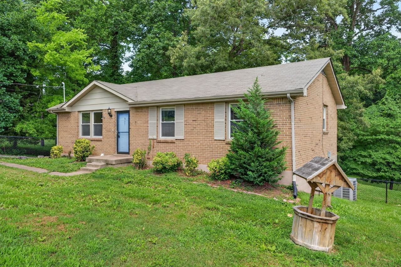 807 Pollard Rd - Photo 2 of 37