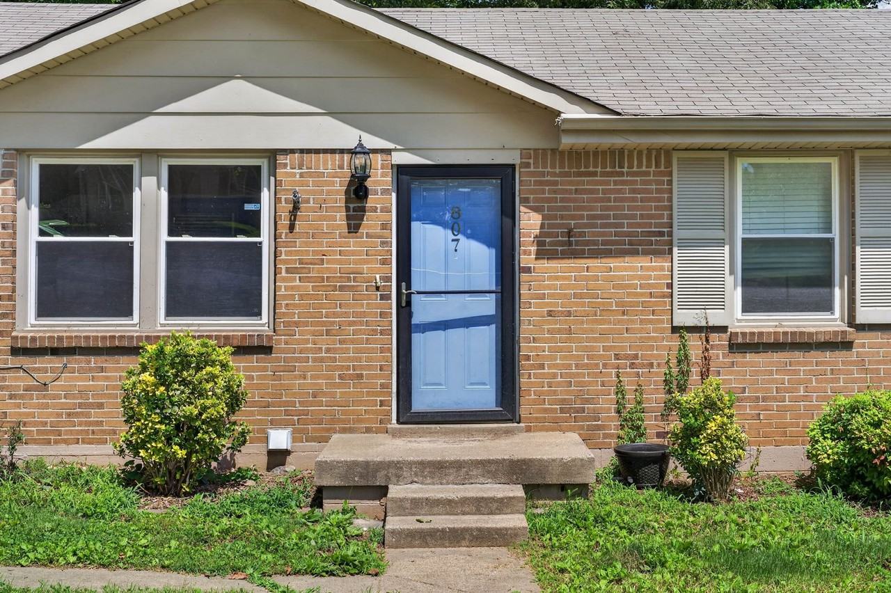 807 Pollard Rd - Photo 4 of 37