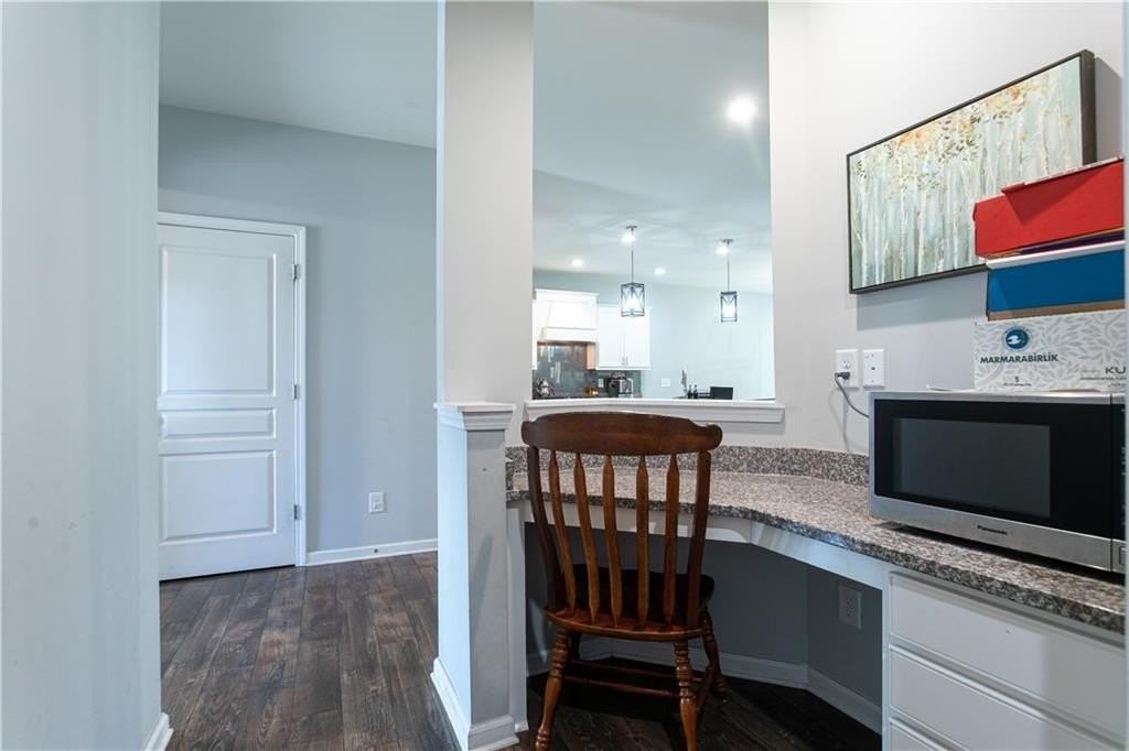 302 Pebblestone Ln - Photo 5 of 36