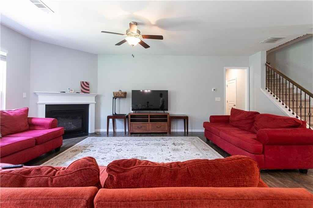 302 Pebblestone Ln - Photo 7 of 36
