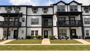 featured image of 1012 Knoxboro Ln