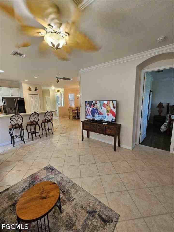 10518 Avila Cir - Photo 3 of 50