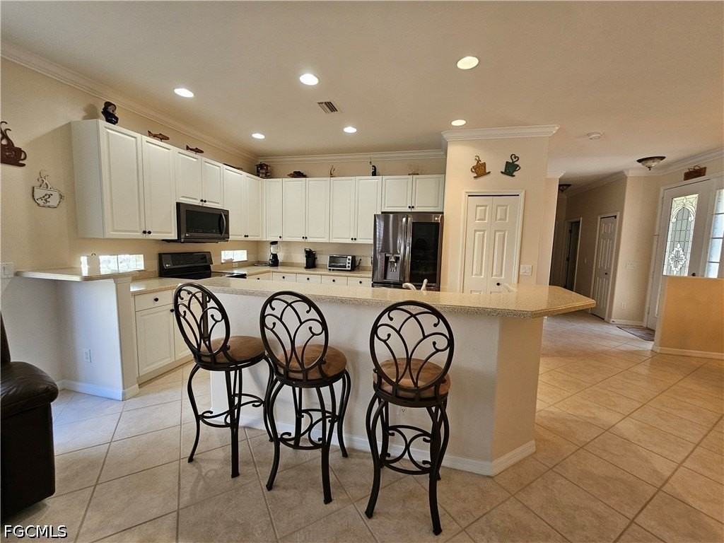 10518 Avila Cir - Photo 4 of 50