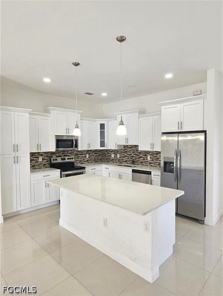 1147 Antonio St E - Photo 7 of 15
