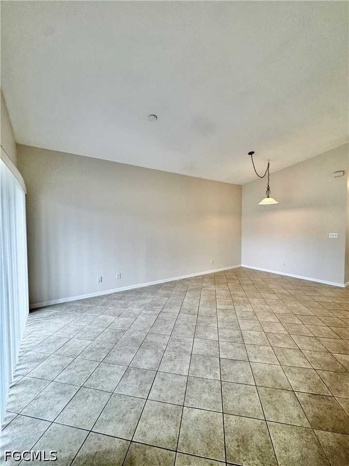 4128 Bellasol Cir #1424 - Photo 3 of 40