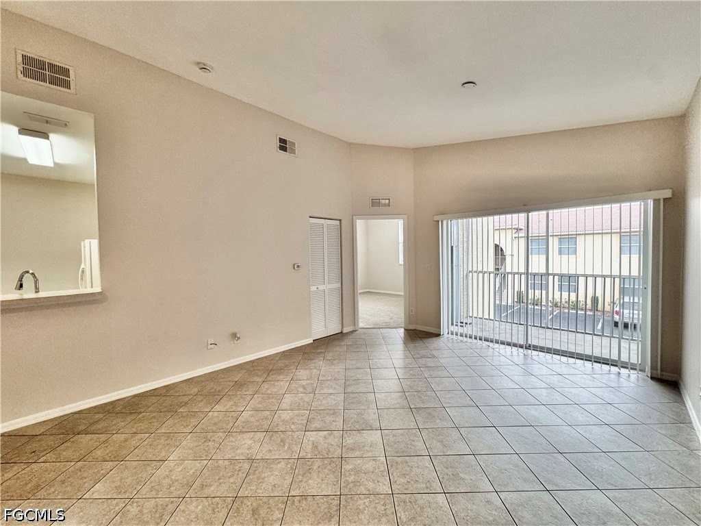 4128 Bellasol Cir #1424 - Photo 6 of 40